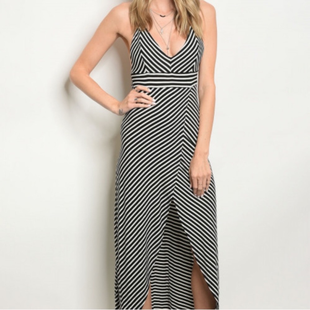 Black and white striped hi-Lo dress❤️